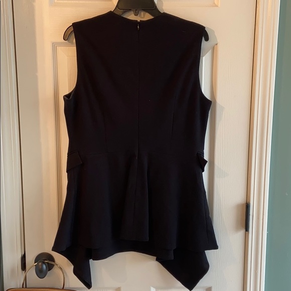 GILI Top - Picture 2 of 2